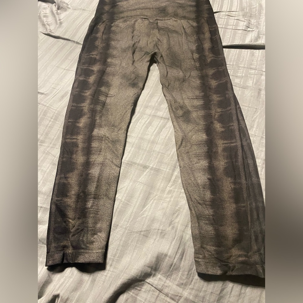 M Rena capri leggings